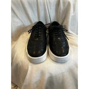 8.5 Clarks Women's Black Oxfords